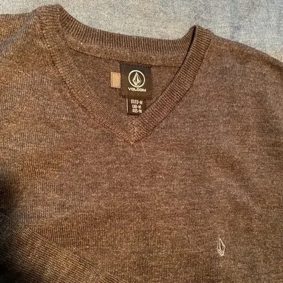 Black Volcom Sweater - Size: M - Picture 2 of 4